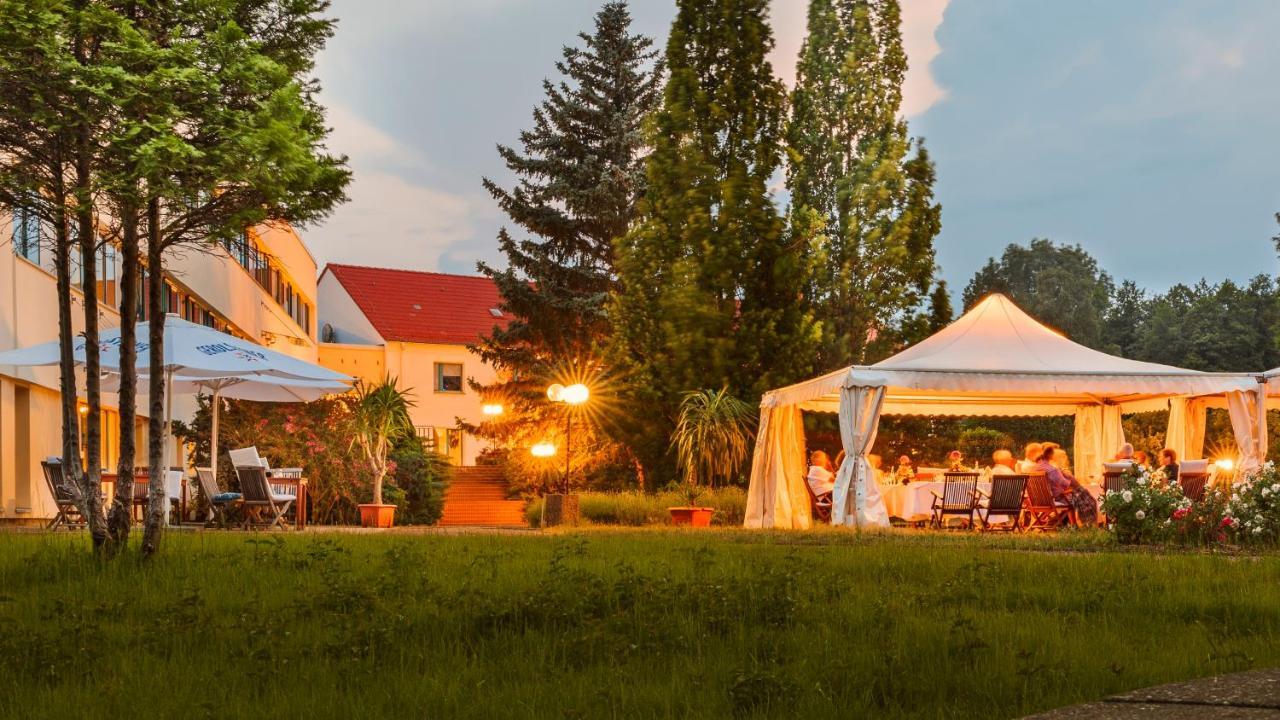 Seepark Hotel Am Wandlitzsee 외부 사진