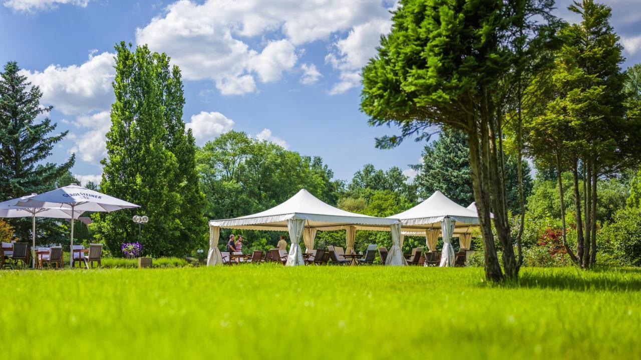 Seepark Hotel Am Wandlitzsee 외부 사진
